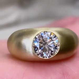 Solitaire Golden Round Cut Wedding Band