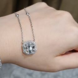 Halo Pendant Necklace