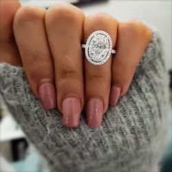 Oval Cut Halo Engagement Rings
